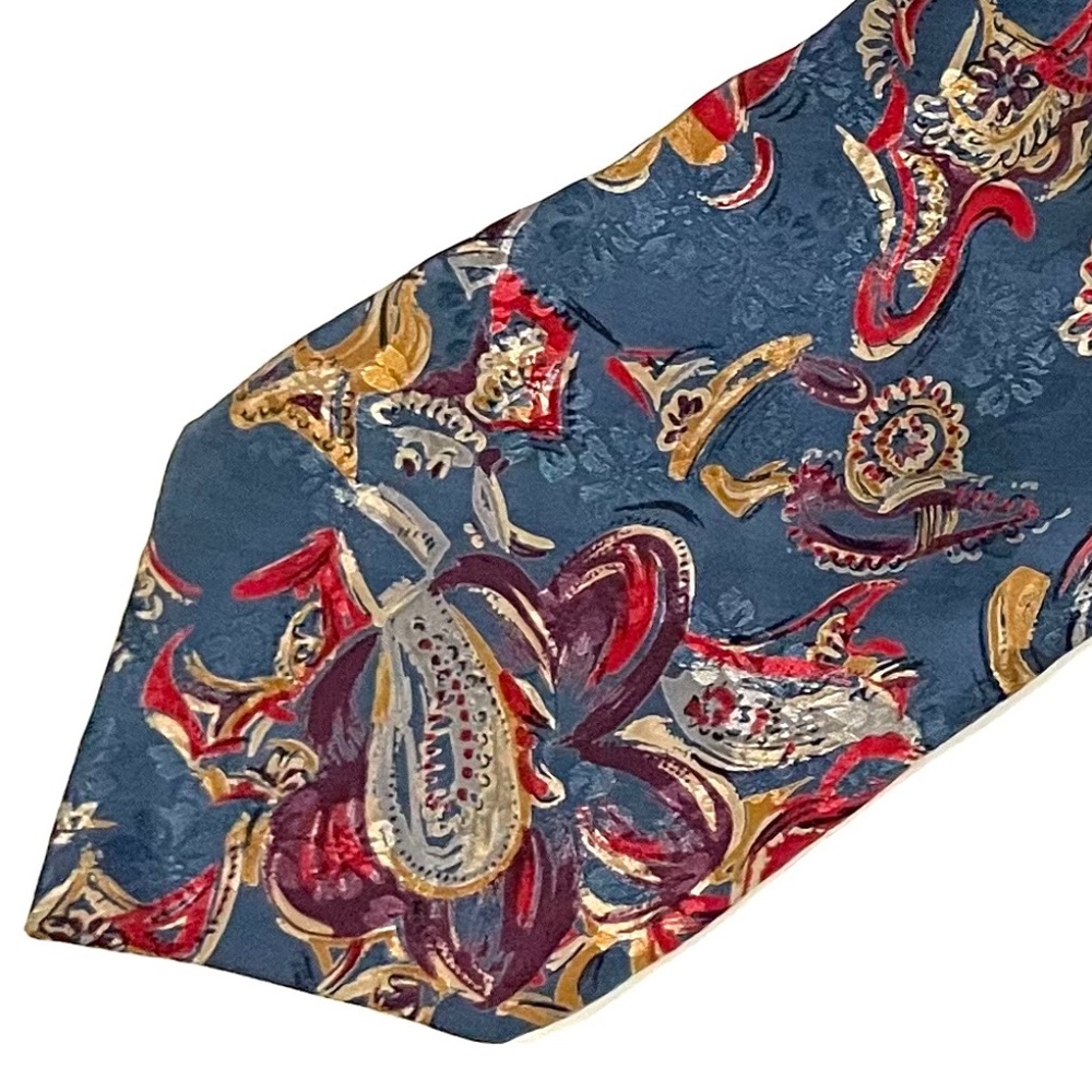 Oleg Cassini 100% Silk Tie
